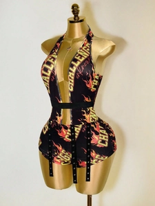 Combinaison courte licou col en V sexy avec imprimé flamme et lettrage