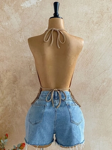 Haut dos nu sexy à licou avec franges et lacets pour les vacances d'été