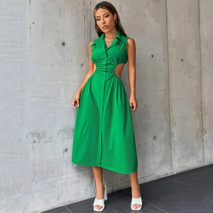 Robe midi sans manches vert vif élégante avec col chemise et découpes à la taille