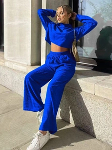 Ensemble bleu roi pour femme avec sweat à capuche et pantalon large en tissu texturé