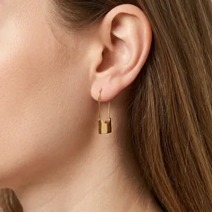 Minimalist 18k gold-plated copper padlock earring for women in chic urban style