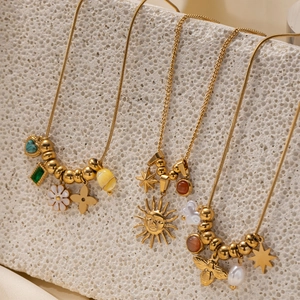Colliers bohèmes en acier inoxydable plaqué or 18K avec pendentifs soleil et perles