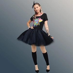 Tenue de fête rétro années 80 pour femme avec t-shirt imprimé et jupe tutu noire