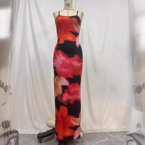 Robe longue moulante pour femmes avec imprimé floral abstrait et fines bretelles
