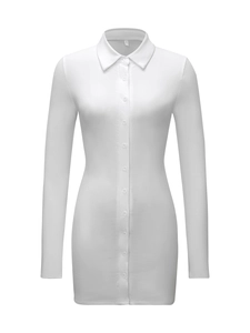 Abito a camicia bianco aderente a maniche lunghe con scollo quadrato e bottoni per donna