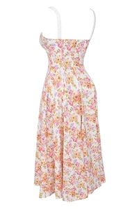 Detailansicht weißes Blumen-Midikleid mit dünnen Trägern und tailliertem Schnitt Design
