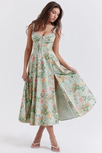 Detailansicht des Korsett-Blumenkleids mit dünnen Trägern und hohem Beinschlitz