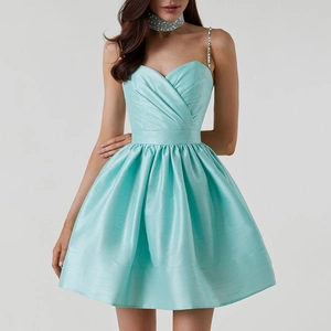 Robe de Soirée Élégante en Satin Froncé Mini Pour Femmes Avec Bretelles en Strass Col Coeur Coupe Trapèze Cocktail