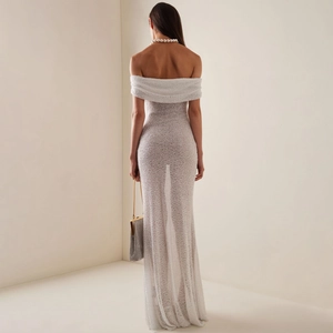 Élégante robe de soirée blanche à paillettes avec col bateau et coupe sirène ajustée