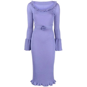 Robe en maille lavande ajustée avec manches évasées et finitions à volants