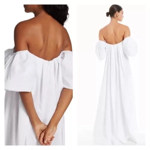 Robe maxi blanche élégante à épaules dénudées avec manches bouffantes et dos nu femme