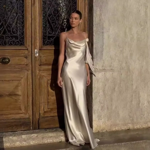 Abito Lungo in Raso Sexy da Donna Senza Schiena Scollo a Cappuccio con Fiori 3D Elegante per Feste Banchetti Matrimoni Serate