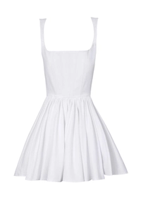 Vue de face robe courte trapèze blanche sans manches avec encolure carrée chic