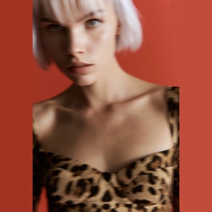 Vestido ajustado sexy con estampado de leopardo de manga larga y cintura alta para mujer