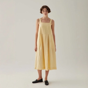 Gelbes Damen-Maxikleid für den Sommer mit Karree-Ausschnitt und ärmellosem A-Linien-Schnitt