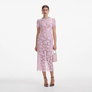 Élégante Robe Midi en Dentelle Rose Avec Ceinture Col Rond Ajouré Floral Manches Courtes Bodycon Robe de Soirée Pour Femme