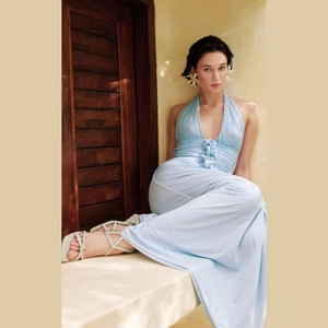 Robe longue dos nu bleu clair élégante avec fleur 3D et fente haute pour soirée chic