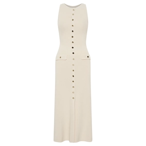 Elegantes ärmelloses Strick-Midikleid in Creme mit Rippenmuster und goldenen Knöpfen