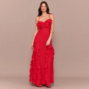 Robe de soirée rouge élégante de style français avec col en V, volants et ourlet fendu