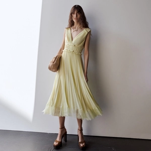 Robe Midi Plissée Sexy à Col en V Sans Manches pour Femmes Élégante Épissage en Dentelle Dos Nu Taille Haute Jaune Été