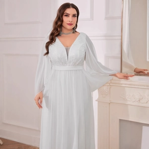 Eleganteres weißes Abendkleid in Übergröße mit V-Ausschnitt, Cap-Ärmeln und Spitze