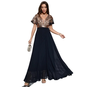 Robe de soirée élégante à col en V, bustier pailleté doré et jupe longue noire chic