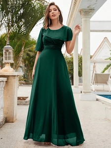 Elegante abito da sera lungo verde scuro con scollo a balze e dettagli plissettati in vita