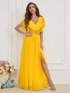 Robe de soirée jaune élégante à col en V, taille pailletée et fente haute en mousseline