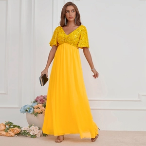 Robe de soirée jaune vif à col en V avec bustier à paillettes et jupe en mousseline