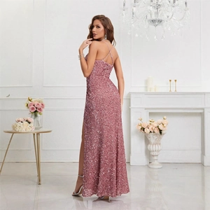 Robe de soirée élégante en paillettes or rose avec col en V et fente latérale haute