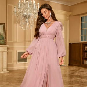 Robe de soirée élégante en mousseline à col en V et manches bouffantes rose poudré
