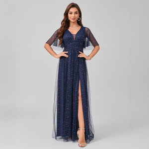 Elegantes marineblaues Abendkleid mit Pailletten, Netzärmeln und hohem Schlitz