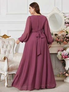 Elegante abito lungo in chiffon viola scuro con maniche a lanterna e fiocco posteriore