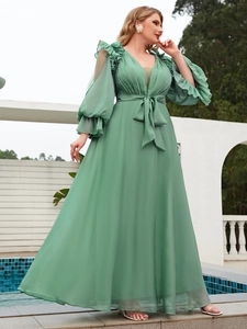 Elegantes salbeigrünes Chiffonkleid mit V-Ausschnitt, Laternenärmeln und Bindegürtel