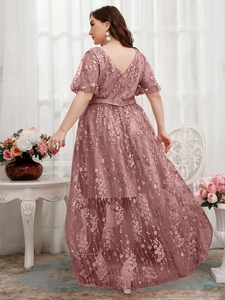 Elegante abito da sera con scollo a V, ricami floreali 3D e maniche a sbuffo corte