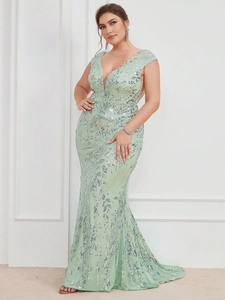Elegante abito da sera a sirena verde menta con paillettes e scollo a V profondo