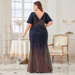 Robe de soirée grande taille à paillettes bleu marine avec dos en V et ourlet sirène dégradé