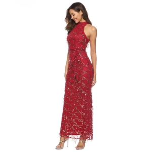 Robe longue élégante à sequins rouges et licou pour soirée formelle et cocktails