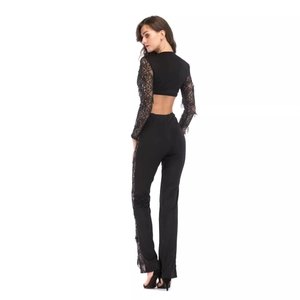 Ensemble noir pour femme avec haut dos nu à manches en dentelle et pantalon ajusté chic