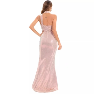 Robe de soirée sirène à paillettes avec dos nu et décolleté licou sexy