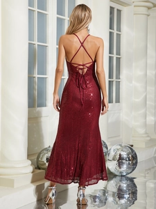 Elegantes weinrotes Pailletten-Abendkleid mit Rückenausschnitt, Trägern und Meerjungfrau-Stil