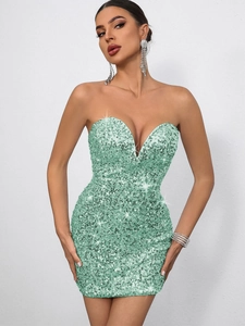 Sexy minzgrünes Pailletten-Minikleid rückenfrei mit Herz-Ausschnitt und Slim-Fit-Schnitt
