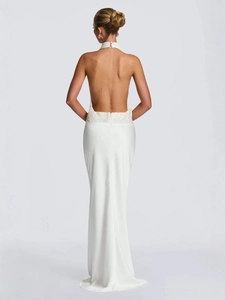 Robe de soirée licou blanche dos nu avec broderie détaillée à la taille cintrée