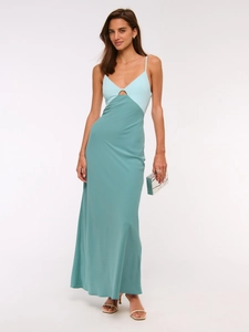 Elegant two-tone color block maxi dress with V-neck and slim-fit backless design