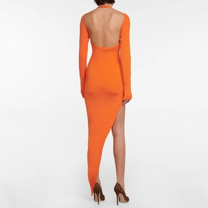 Robe sexy en maille orange dos nu avec fente asymétrique et manches longues