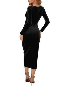 Elegantes schwarzes Samt-Midikleid mit schmaler Silhouette und glatter Textur von hinten