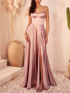 Elegant strapless corset satin evening dress in mauve with high slit for summer party