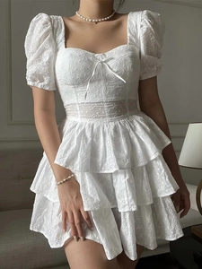 Abito Mini da Donna Bianco con Ricamo Inglese a Balze Vintage Francese Maniche a Sbuffo Scollo Quadrato Dolce Abito a Torta con Imbottitura