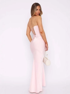 Elegantes hellrosa Satin-Trägerloses langes Kleid mit Schnürung hinten und Meerjungfrau-Saum