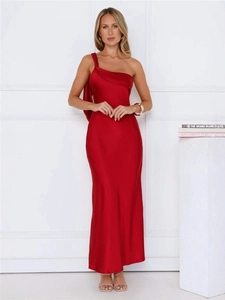 Élégante Robe Maxi en Satin à Une Épaule Femmes Sexy Asymétrique Drapée Soirée Fête Bal Fente Latérale Robe Ajustée